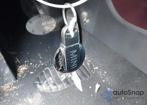 2016 Mini Clubman Cooper z USA, uszkodzony, nr VIN WMWLN5C58G2E31428